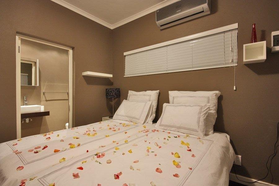 To Let 2 Bedroom Property for Rent in Vredehoek Western Cape